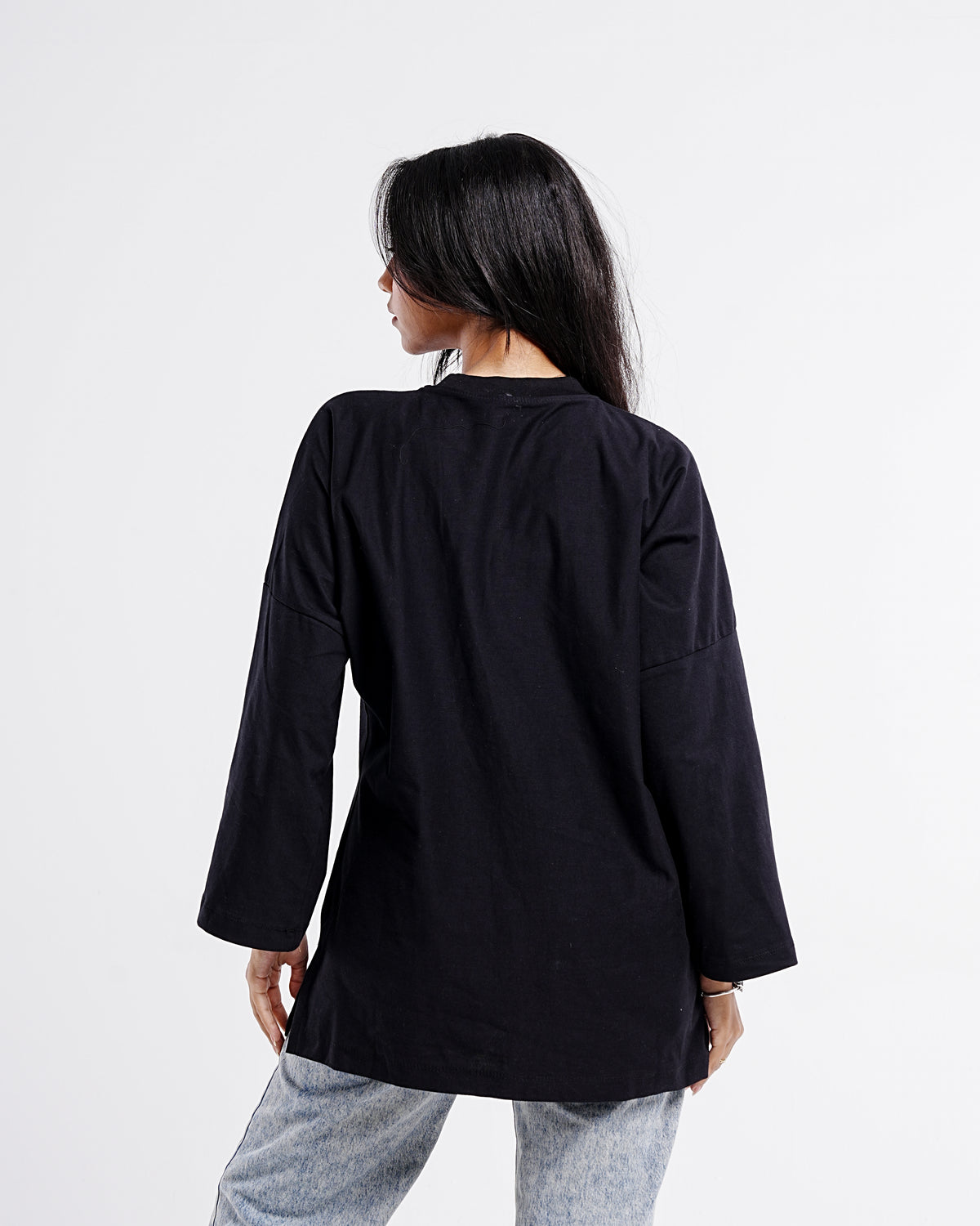 Relaxed Oversized Tee — Black